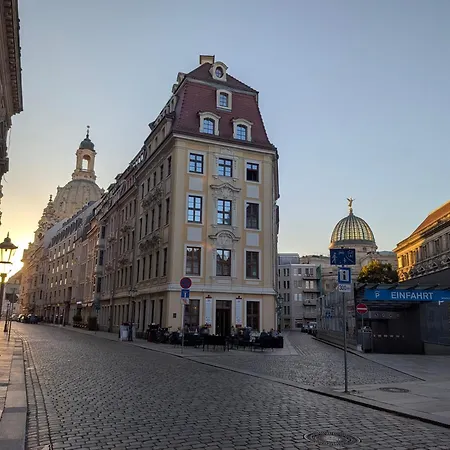 Smart Near Frauenkirche, Parking - By Rihome Appartement *